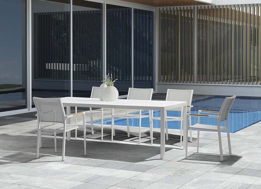 When Should I Buy Outdoor Furniture?
